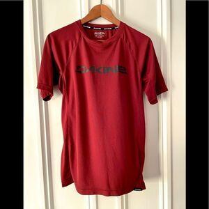 Dakine mens brick red  athletic shirt S